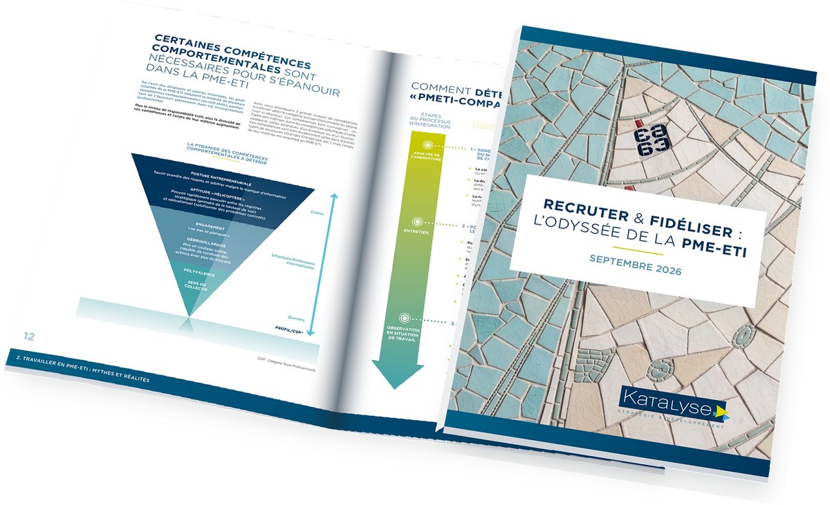 Le Livre Blanc Recruter et Fidéliser, l'Odyssée de la PME-ETI, ouvert sur la double page consacrée aux compétences comportementales